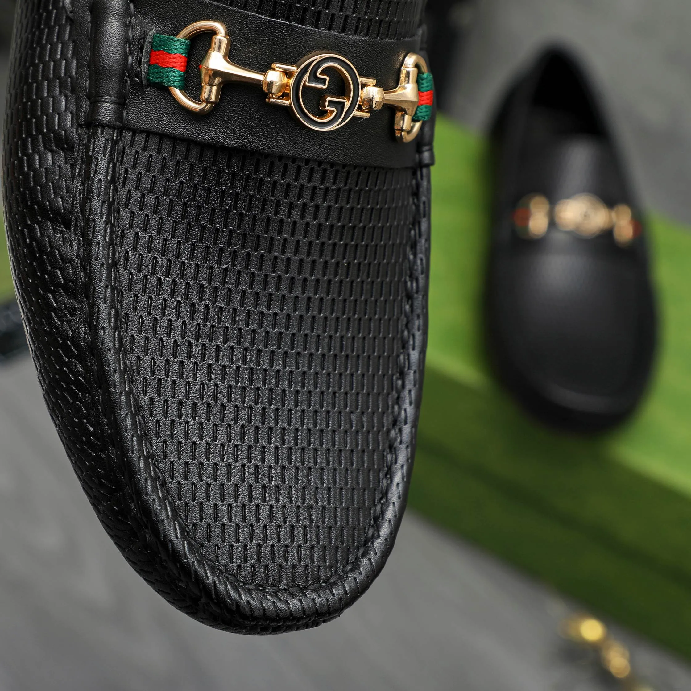 Men's shoes 💰p420 Product trademark: GUCCI (Gucci) casual slip-on men's shoes Regular size: 38-44 Product materials: Selected hollow cowhide upper, sheepskin lining, rubber outsole